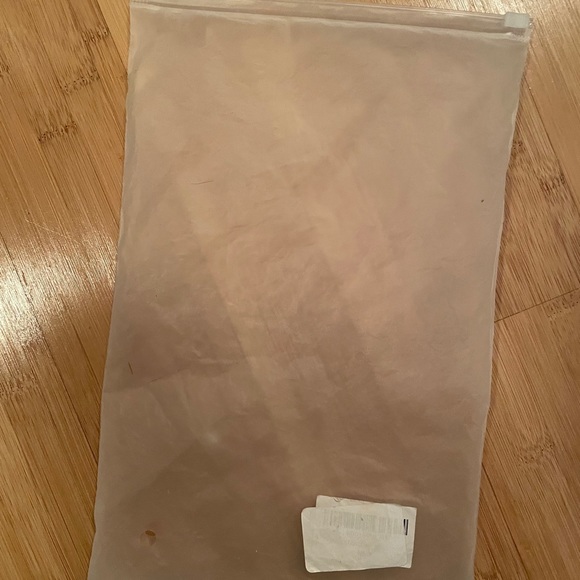 White Shawl / Wrap - Picture 9 of 10